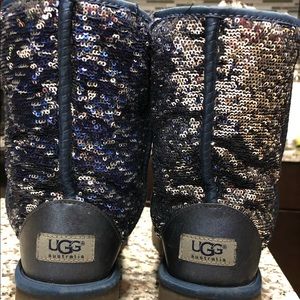 UGG 8 Blue Sequence